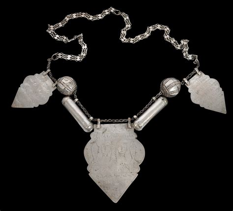 Talismanic necklace pendant 9 chronicle
